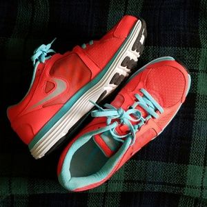 LAST CHANCE!!! Nike Duel Fusion Sneakers